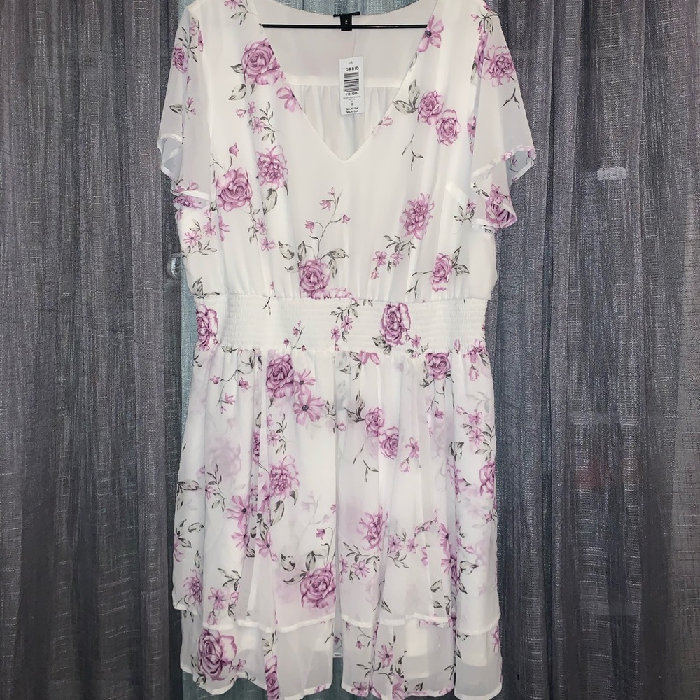Torrid Flutter sleeve dress sz 2